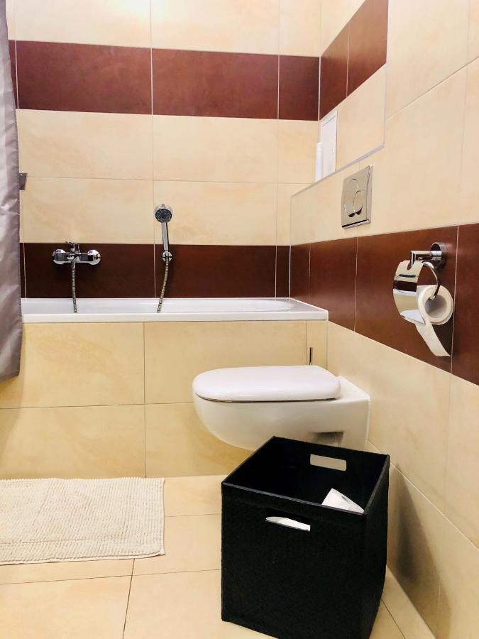 Home Away Main Square Apartment Попрад Экстерьер фото